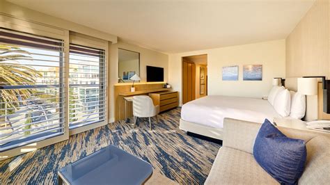 loews santa monica aaa rate